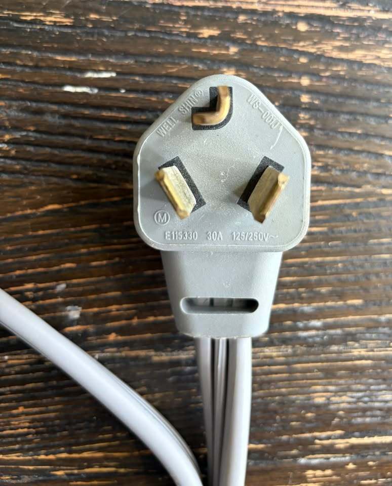 GE 30 Amp Dryer/Range Power Cord – 3-Prong – 125/250V Heavy Duty