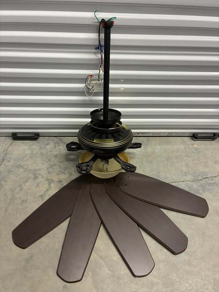 Hunter Ceiling Fan w/ Light Kit – Black & Brass – 5 Blade – Model 22550