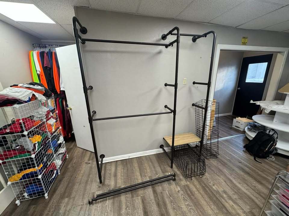 Boutique Vintage Full Outrigger Display System Kit #4 - Merchandising Package