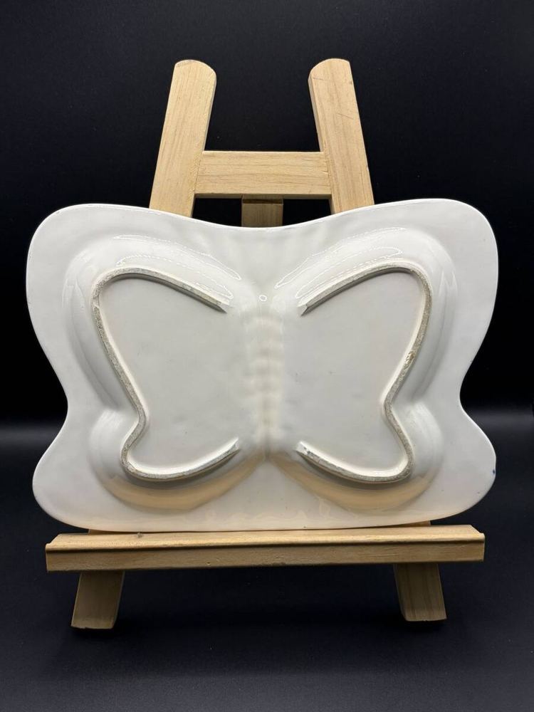Six Flags Butterfly Shaped Ceramic Divided Ashtray Dish Souvenir