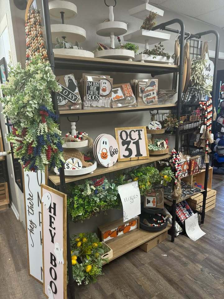 Boutique Vintage Full Outrigger Display System Kit #2 – Shelf-Heavy Retail Package