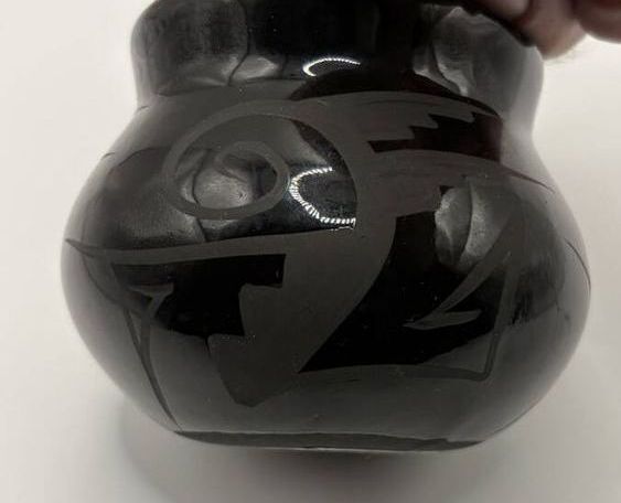 Cedar Mesa 70060 Black Etched Navajo Pottery Jar Signed B. Dine